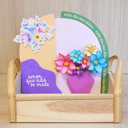 Painel com flores realistas