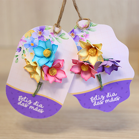 Tag com flor realista