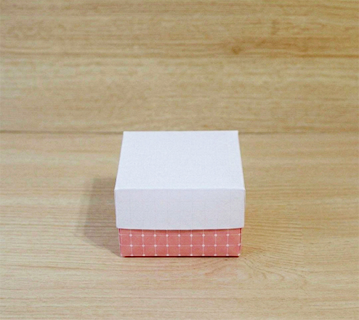 Caixa 4 bombons (modelo 01)